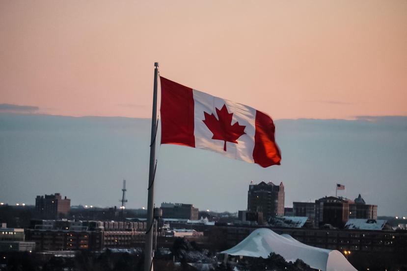 Canadá ha tomado varias medidas para controlar el flujo de extranjeros al país, restringiendo los viajes discrecionales, incluyendo turismo, recreación y entretenimiento.