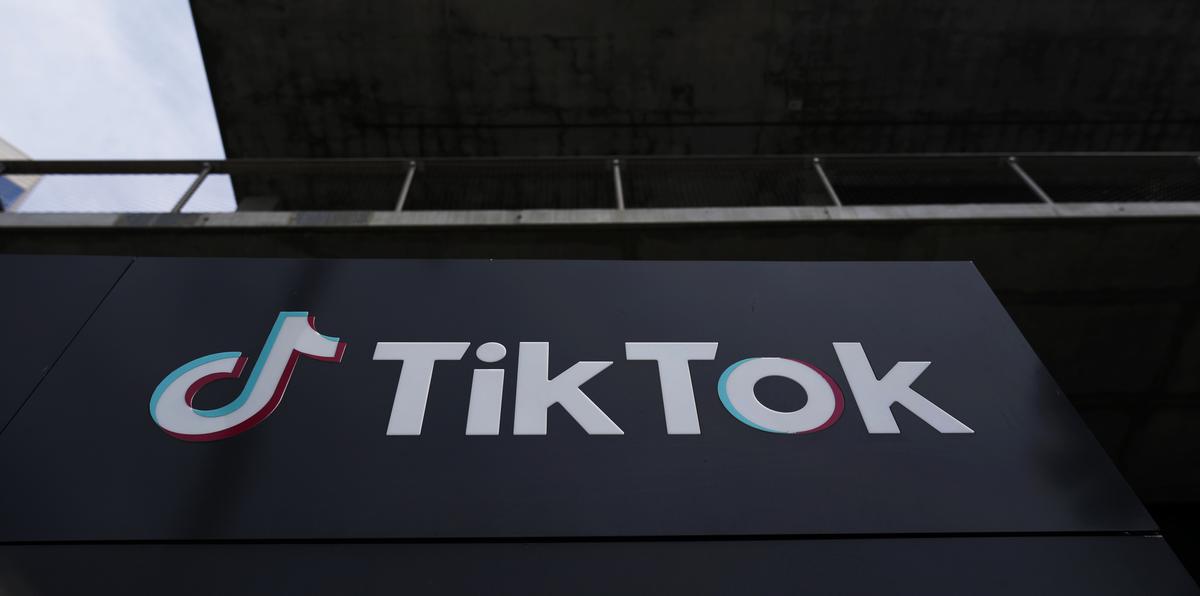 El miércoles, el presidente Joe Biden firmó una ley que obliga a ByteDance, la empresa matriz de TikTok, a venderla a un propietario estadounidense en el plazo de un año o a cerrarla.
