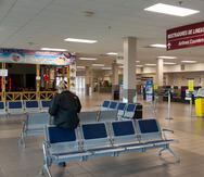 Los aeropuertos de Aguadilla (en la foto) y Ponce dejaron de recibir aviones comerciales desde finales de marzo. (GFR Media)