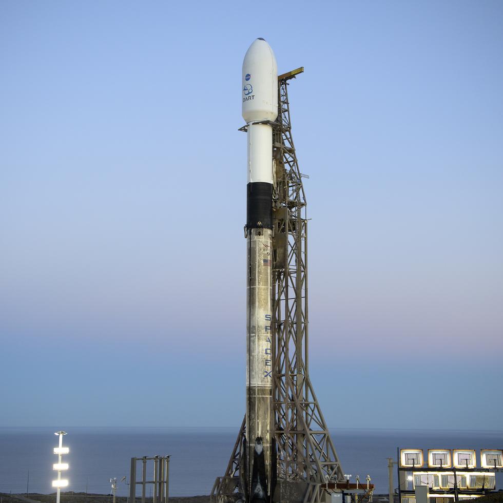 Un cohete SpaceX Falcon 9 cargará a DART desde el  Complejo de Lanzamiento Espacial 4E, Base de la Fuerza Espacial Vandenberg, California.