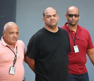 El presunto gatillero Rafael Miranda Tejada, alias Kikuet, enfrenta cargos por tres casos de asesinato en el Tribunal de Caguas.