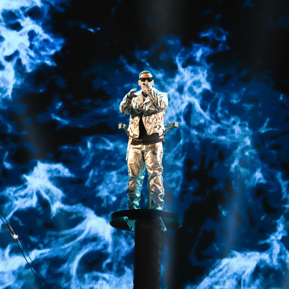 El rapero boricua Daddy Yankee fue la estrella más esperada de la noche, dado que la presentación del exponente se transmitió por el evento de fin de año de ABC.