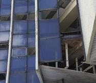 En diciembre, la sede abandonada del Departamento de Justicia en Miramar tenía cables expuestos, ventanas rotas y otros peligros, tanto adentro de la estructura como en el exterior. La agencia comenzó a mudarse a otra torre en Hato Rey en el año 2018.