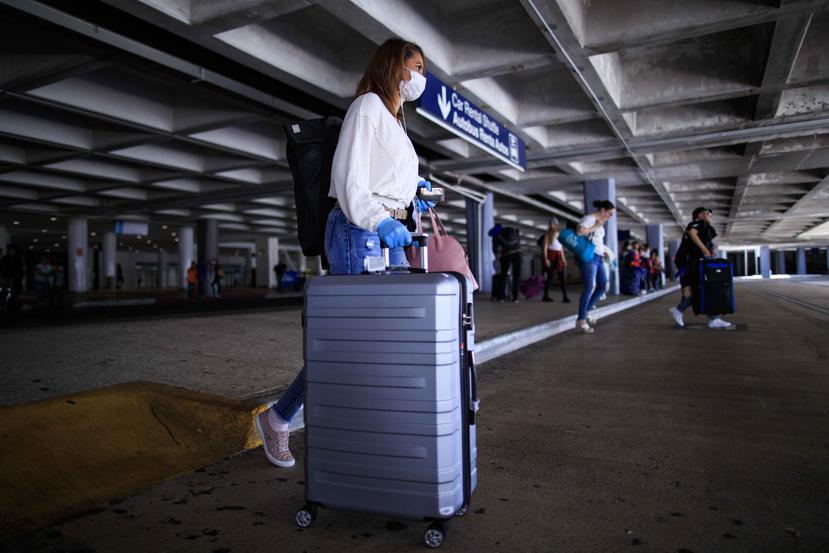 El flujo en el aeropuerto ha aumentado de cientos de pasajeros hace unas semanas a miles, según el ayudante general de la Guardia Nacional, José Reyes. (GFR Media)