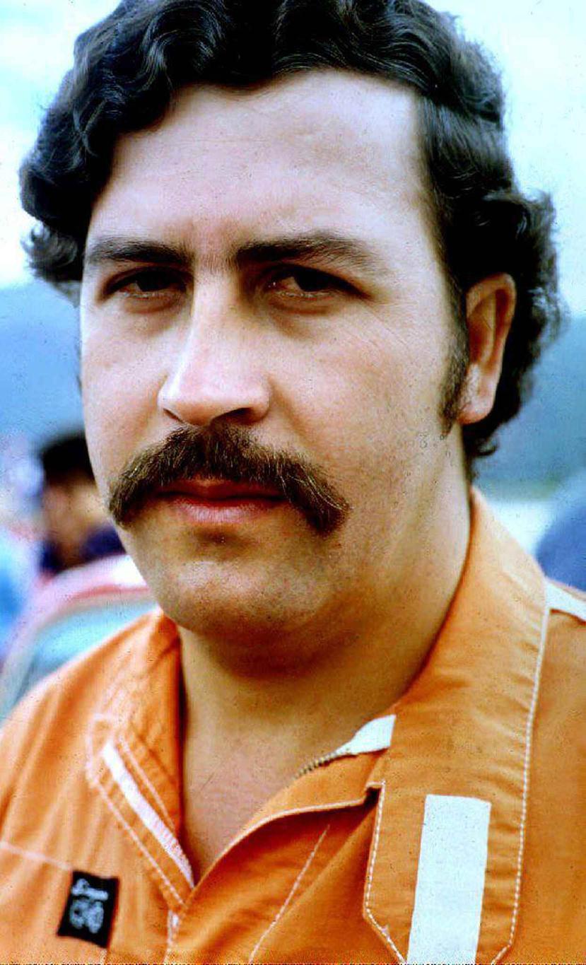 Foto de junio de 1992 del narcotraficante Pablo Escobar, entonces lider del cartel de Medellin, cuando se encontraba preso en la prision de Envigado. (AFP)