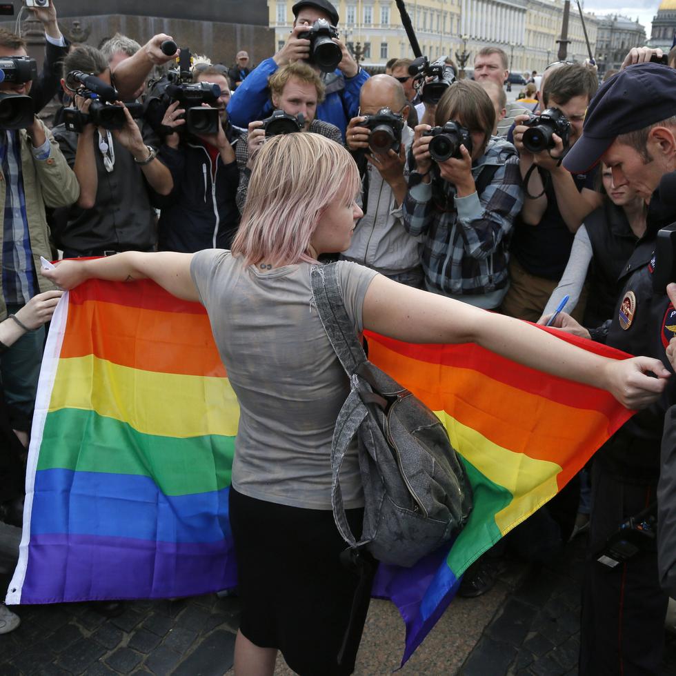 Varios espacios LGBTQ+ ya han cerrado tras la decisión, entre ellos el club gay Central Station de San Petersburgo.