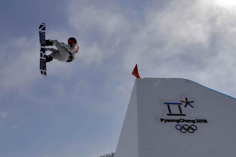 
0
1
Red Gerard, de Estados Unidos, salta en la final de snowboarding, modalidad de slopestyle, durante los Juegos Olímpicos de Invierno en Pyeongchang, Corea del Sur. (AP)