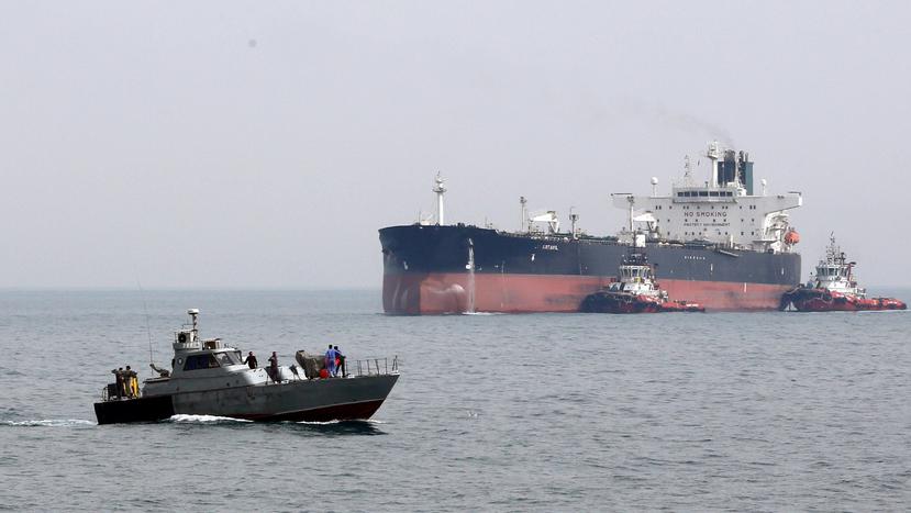Embarcaciones de la Guardia Revolucionaria de Irán trataron este miércoles de interceptar un petrolero británico que navegaba por el estrecho de Ormuz, Irán. (EFE)