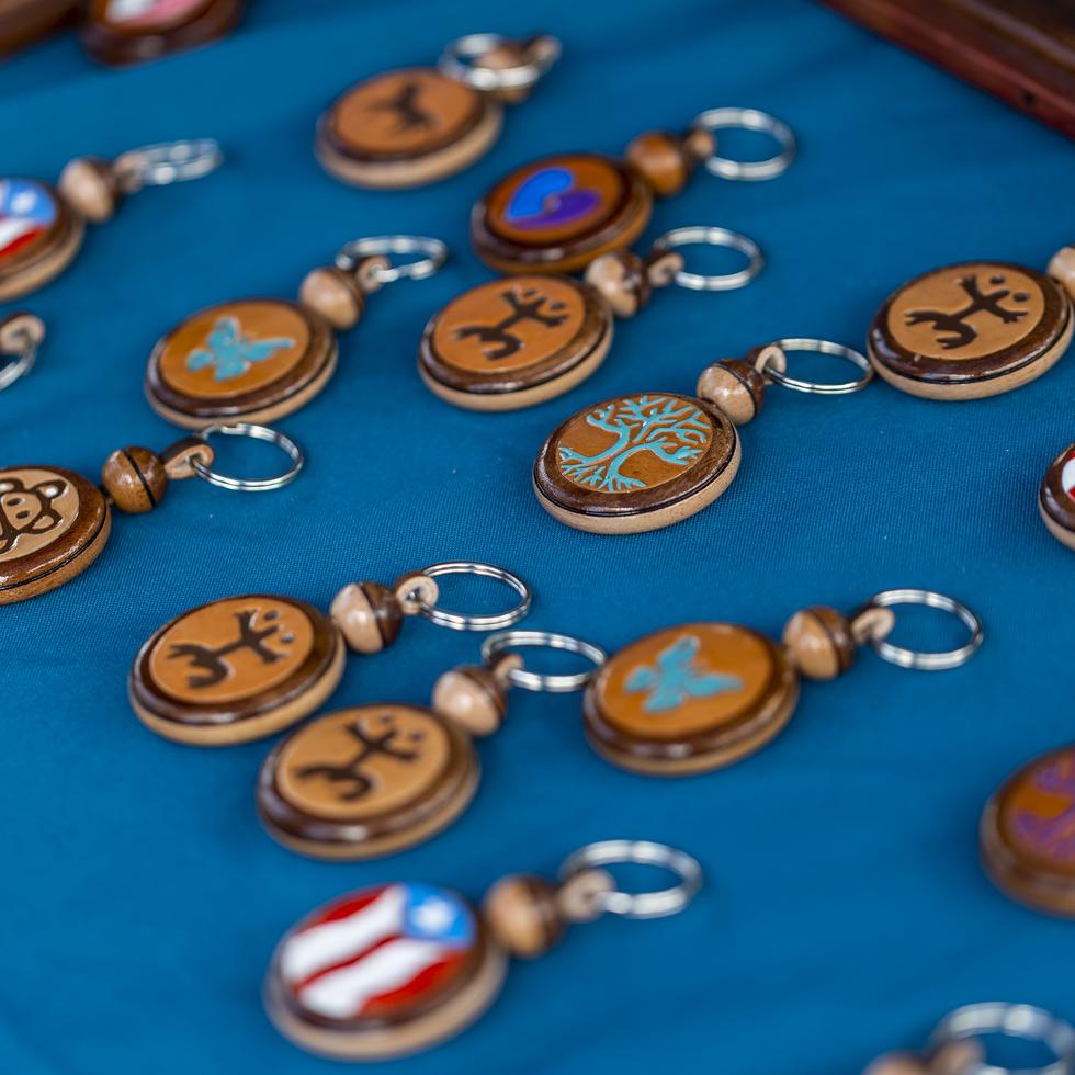 This artist creates keychains and jewelry.