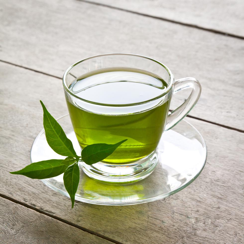 El té verde es uno de lo alimentos que activa el metabolismo.