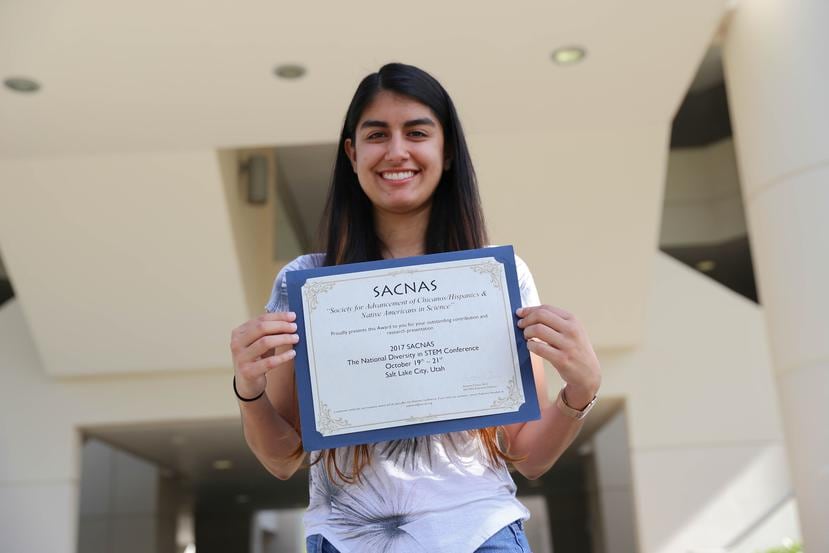 La estudiante de matemáticas del Recinto de Río Piedras de la Universidad de Puerto Rico (UPR), Adriana Ortiz Aquino, recibió un premio en una conferencia científica.