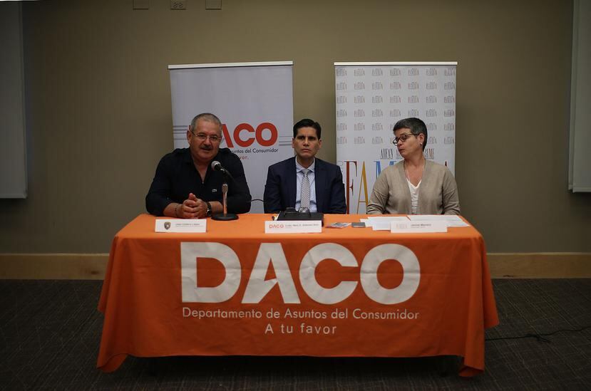 El secretario de DACO ofreció detalles de las medidas a tomar durante una rueda de prensa conjunta con el superintendente de la Policía, José Caldero, y la subsecretaria interina del Departamento de la Familia, Janine Marrero.