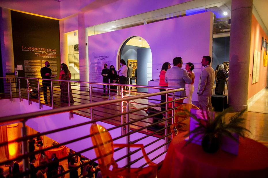 Los invitados disfrutaron de recorridos privados de la exposición “Arte victoriano” del Museo de Arte de Ponce. 