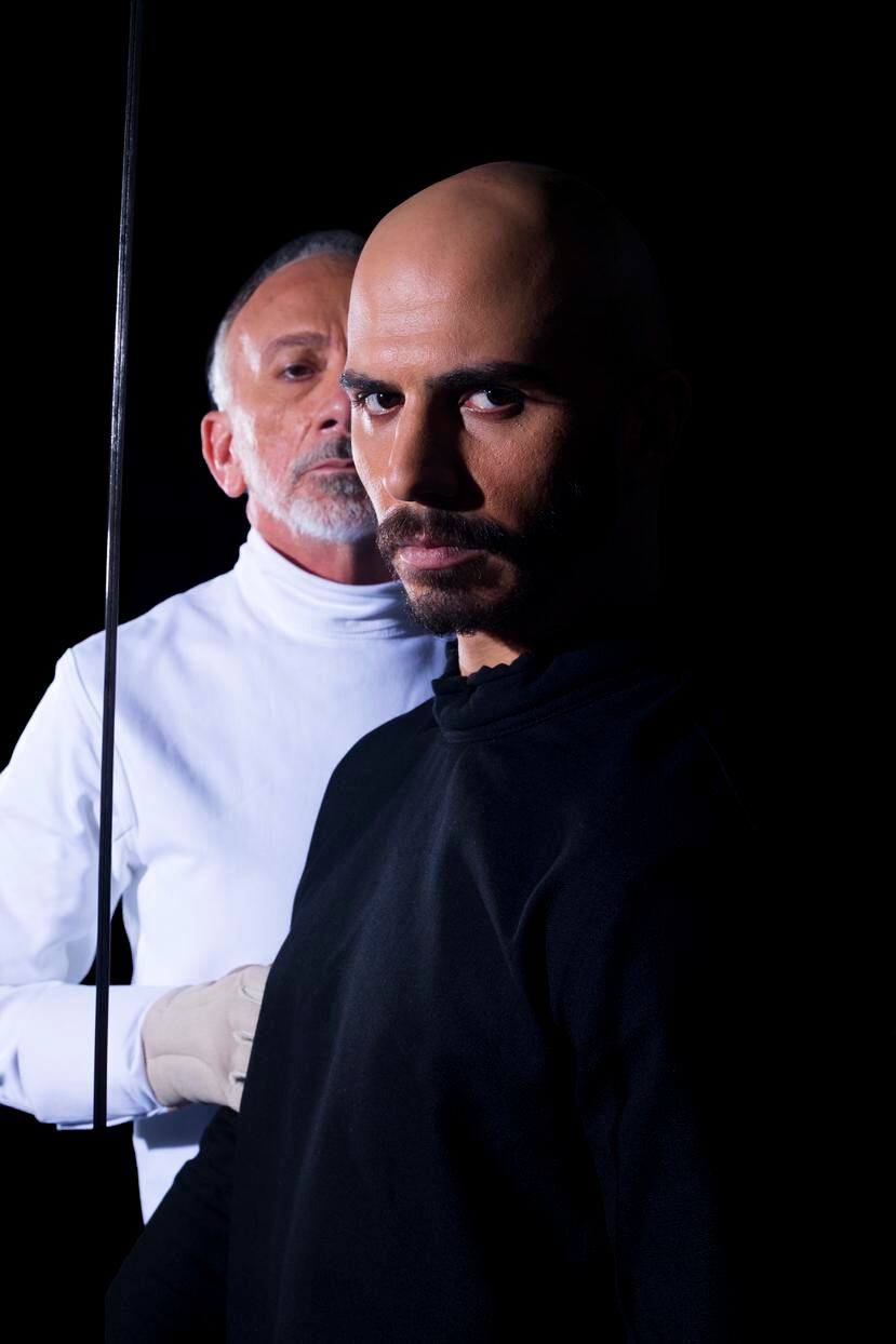 Gerardo Ortiz y Anthony Mejías forman parte del elenco de la pieza "Hamlet".