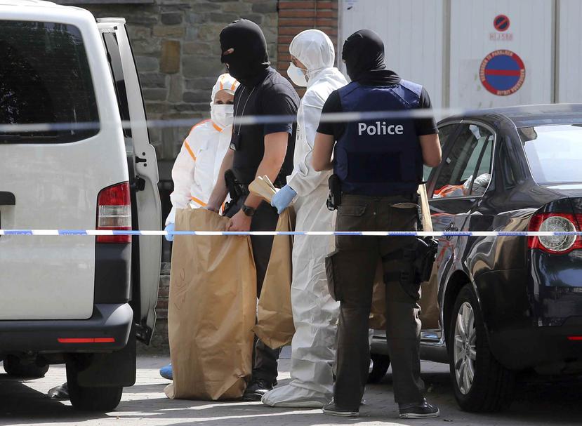 Bélgica mantiene el estado de alerta elevado desde que ataques suicidas mataron a 32 personas en el aeropuerto de Bruselas y una estación del metro el 22 de marzo de 2016. (AP)

