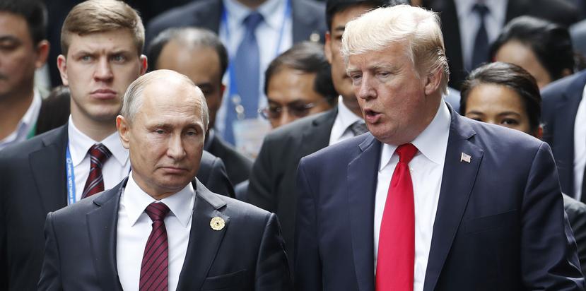 Putin calificó de "charlatanería vacía" las acusaciones de la investigación en Estados Unidos que relacionan a Paul Manafort, exjefe de campaña del ahora presidente Trump, con Rusia. (AP)