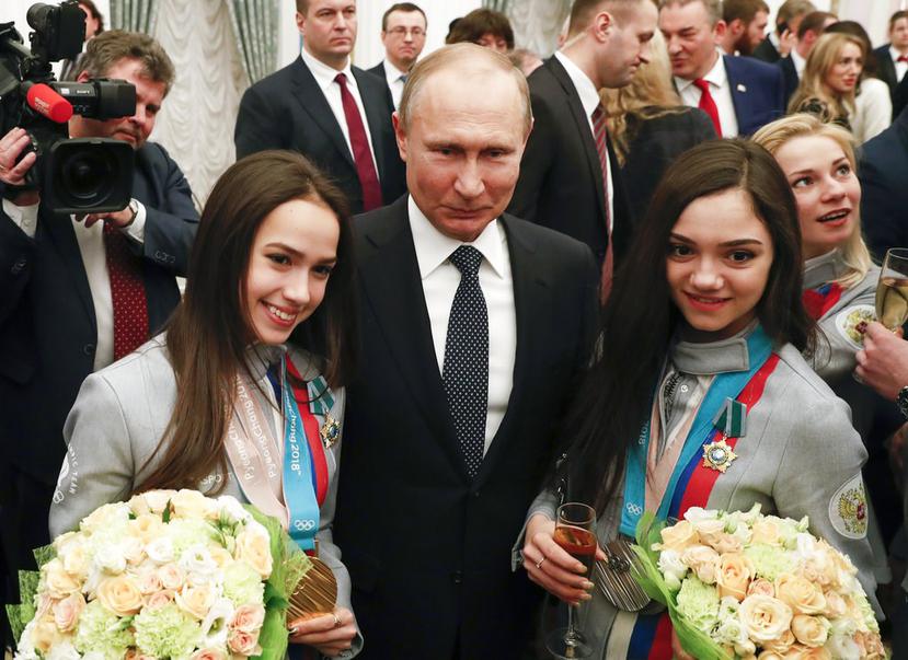 Vladímir Putin recibe a las medallistas olímpicas rusas en el Kremlin de Moscú, Rusia (AP/Grigory Dukor).