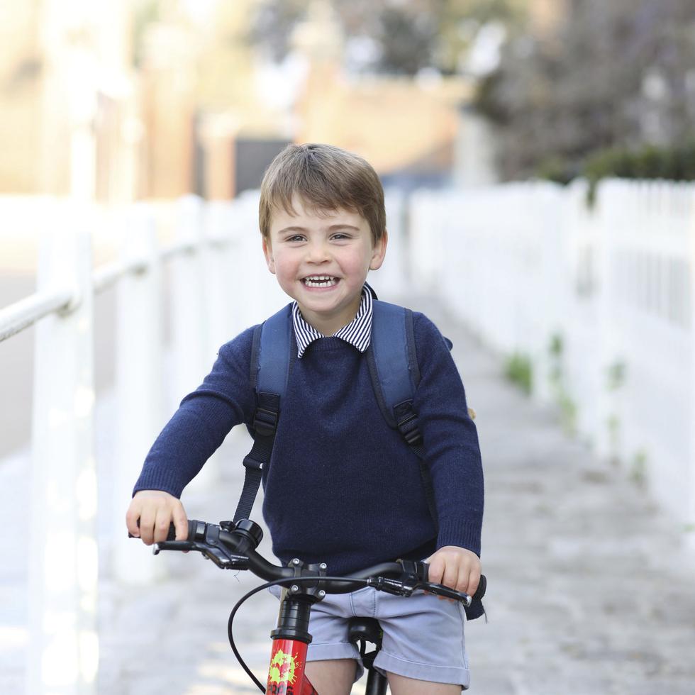 El príncipe Louis cumple tres años. (Foto: Duquesa de Cambridge vía AP)