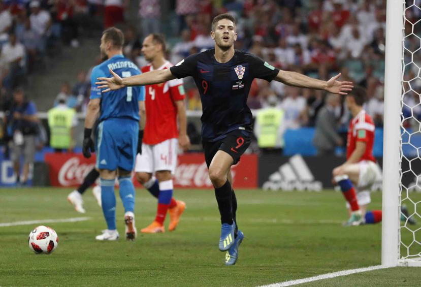 El jugador Andrej Kramaric, de Croacia, uno de los equipos y deportistas que siguen en carrera en el Mundial. (AP)
