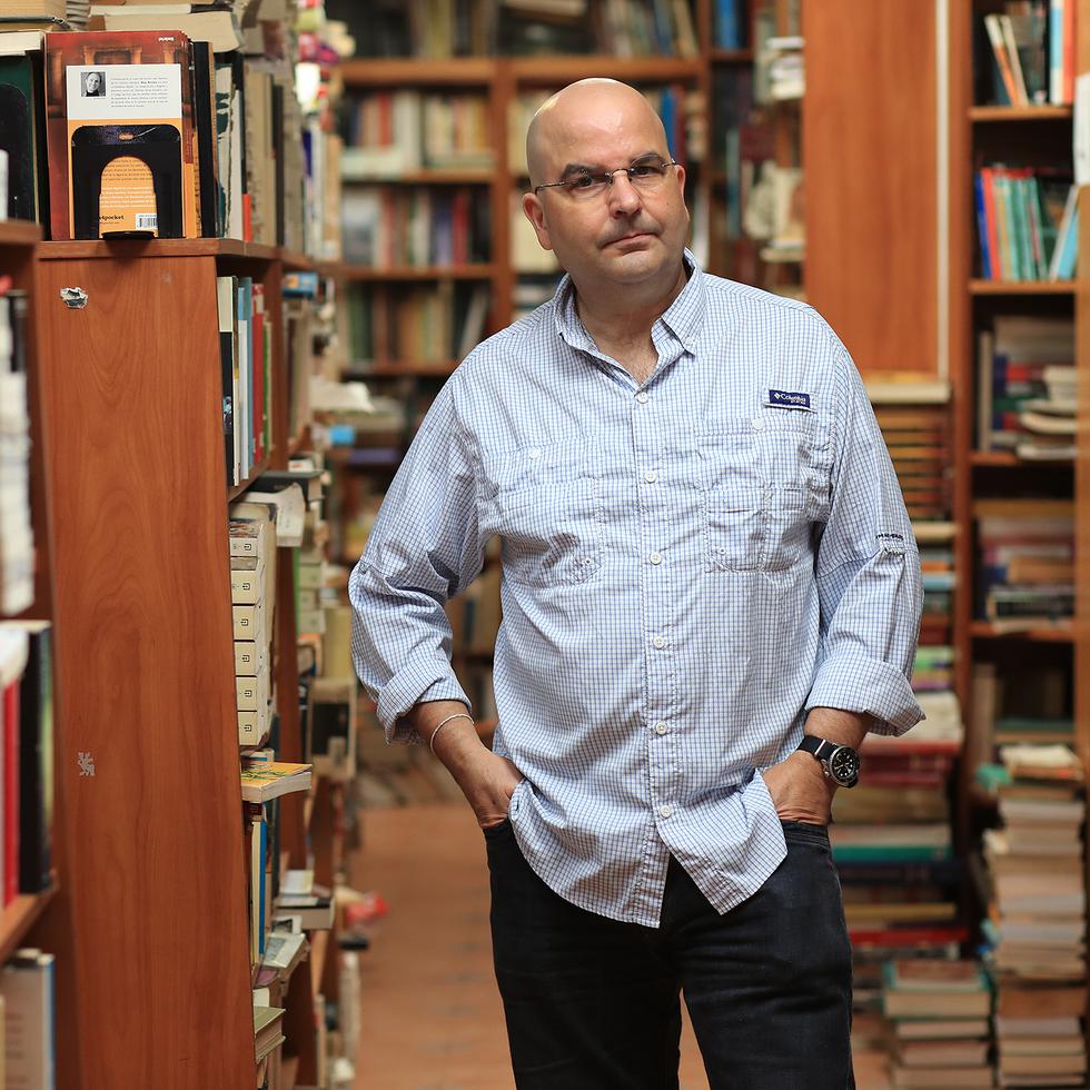 9 de mayo del 2017
Ro Piedras, Puerto Rico
Librera Mgica
Entrevista con el escritor Eduardo Lalo con motivo de su nuevo libro Intemperie
TERESA.CANINO@GFRMEDIA.COM
