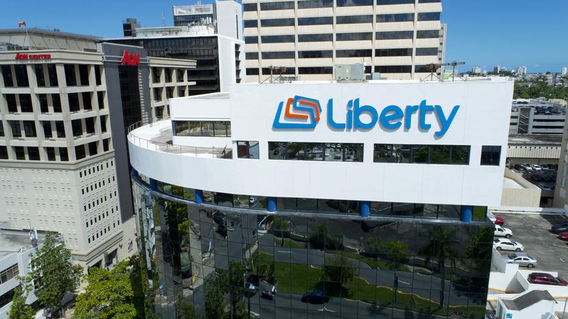 El nuevo logo de Liberty se expone desde hoy en su edificio de Hato Rey.