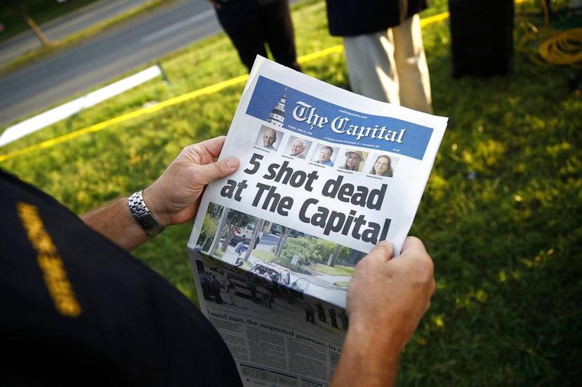 Capital Gazette decidió publicar en su portada cinco fotografías de los trabajadores que murieron ayer en el ataque