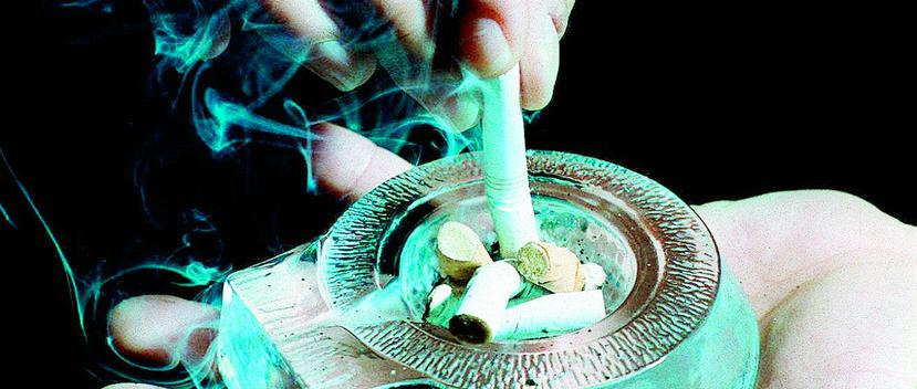 Se estima que un aumento del 10 % en el precio de venta de los cigarrillos podría reducir en un 4 % el consumo en países de ingresos altos. (Archivo)