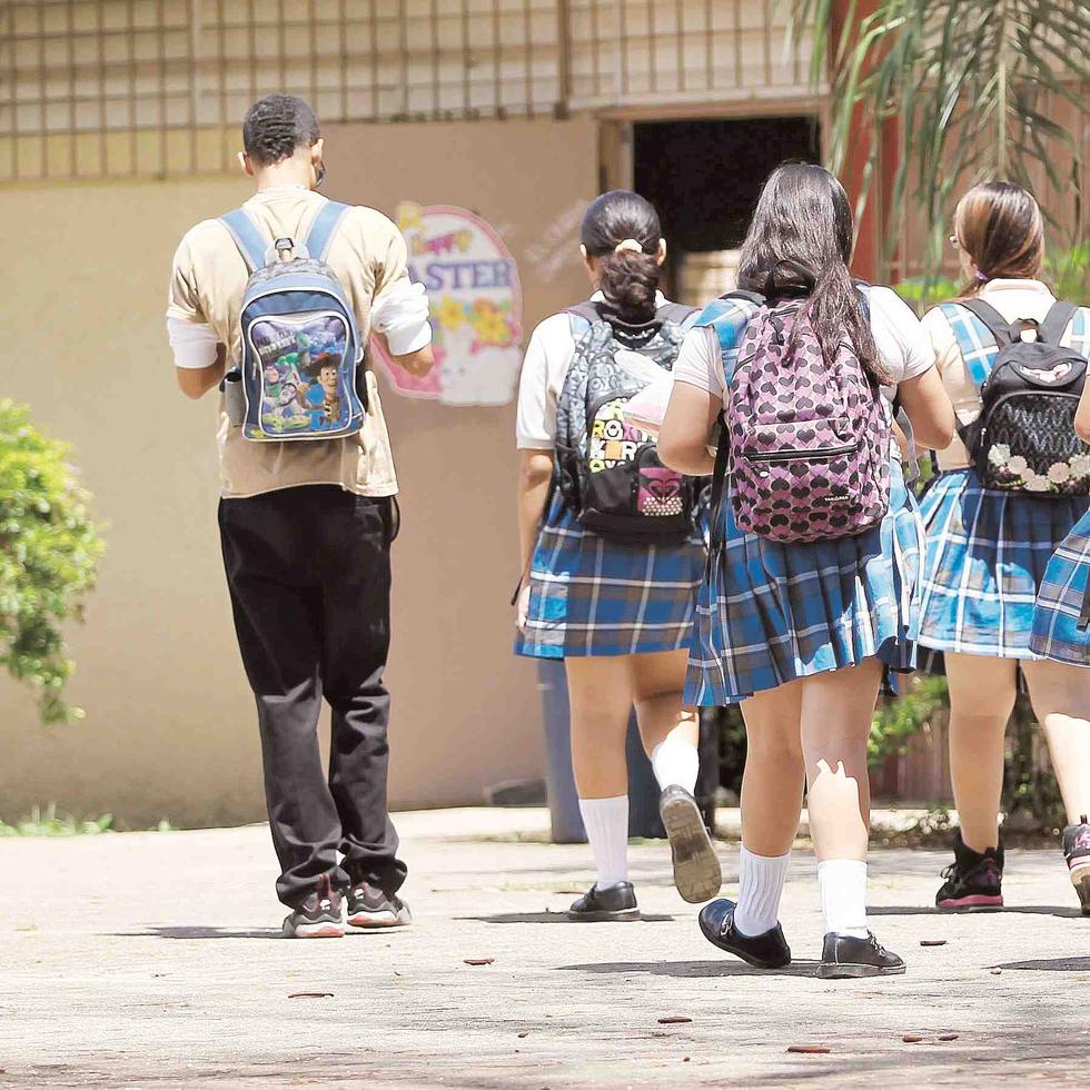 El secretario de Educación, Rafael Román, no ha decidido sobre el cierre de escuelas públicas. (Archivo GFR Media)
