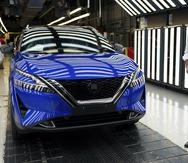 El primer ministro británico Rishi Sunak realiza un recorrido por la fábrica automotriz de Nissan en Sunderland, Inglaterra, el viernes 24 de noviembre de 2023. (Ian Forsyth/Pool Photo vía AP)