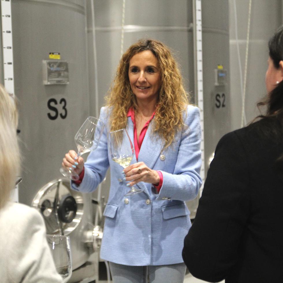 En España, la industria vitivinícola cuenta con una creciente representación femenina en todas 
sus ramas.