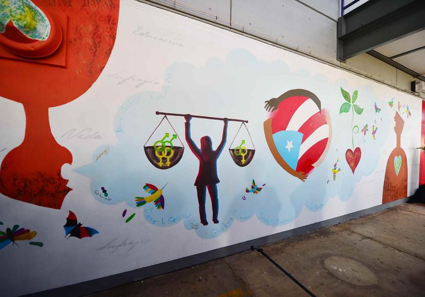 Mural en la Escuela del Deporte en San Juan. (GFR Media/Archivo)