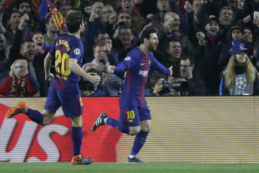 Messi celebra uno de sus goles en el partido. (AP)