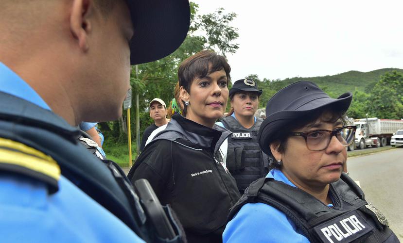 La Policía arrestó esta mañana a María de Lourdes Santiago junto a otras 40 personas que realizaban una manifestación pacífica, que impedía que sobre 50 camiones cargados de cenizas de carbón entraran al vertedero de Peñuelas.