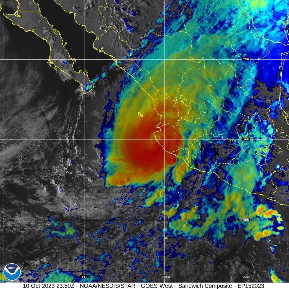 Imagen Sándwich (combinación entre análisis infrarrojo e imagen visible) del satélite GOES-West que muestra el momento en que el huracán LIdia tocaba tierra en México el 10 de octubre de 2023.