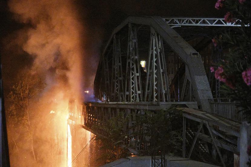 El incendio en el puente de Roma.