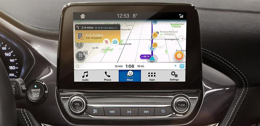 A través de AppLink, Ford está integrando la variedad de funciones de Waze con su sistema de infoentretenimiento SYNC 3, lo que permite a los usuarios operar Waze completamente a través de la pantalla táctil de un vehículo así como con comandos de voz.