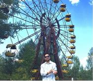 Miles de turistas se tomas fotografías en lugares emblemáticos del pueblo de Pripyat, donde se encontraba la central nuclear de Chernóbil. (Captura Instagram)