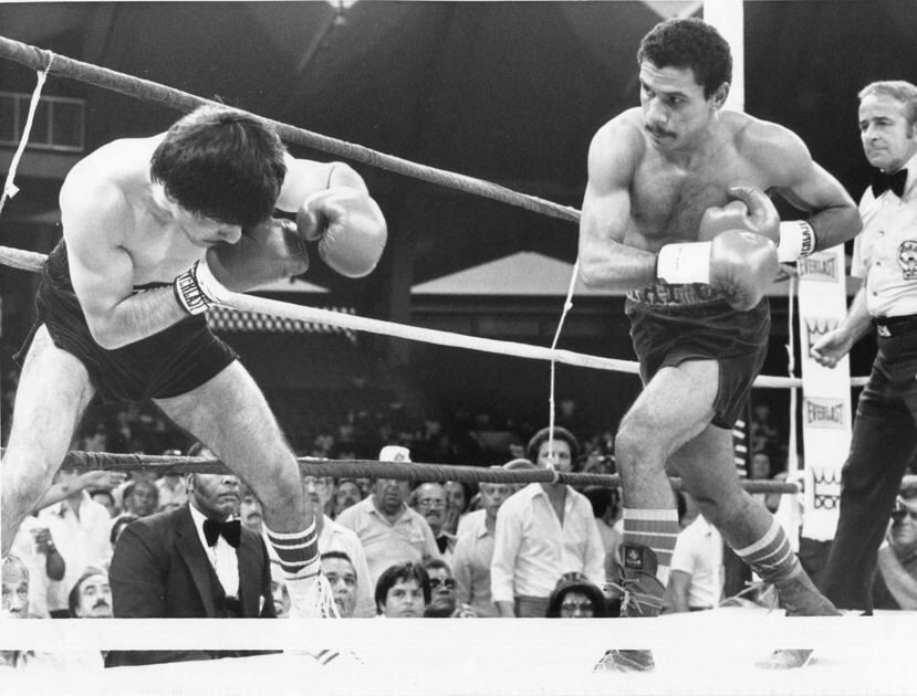 “Chapo” al defender su cetro ligero del Consejo Mundial de Boxeo en 1984. (Archivo)