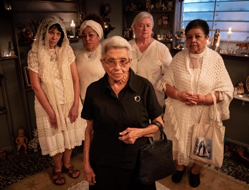 Esta película es una comedia de humor negro que plantea la vulnerabilidad de la muerte de las personas mayores. En primer plano, la veterana actriz Luz María Rondón. (Suministrada/David Correa)