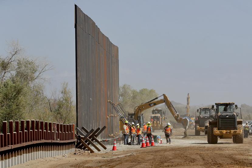 Desde su campaña en las elecciones de 2016 y durante toda su gestión en la Casa Blanca, Trump ha insistido en la construcción de una muralla a lo largo de los 3,200 kilómetros de la frontera de EE.UU. con México.