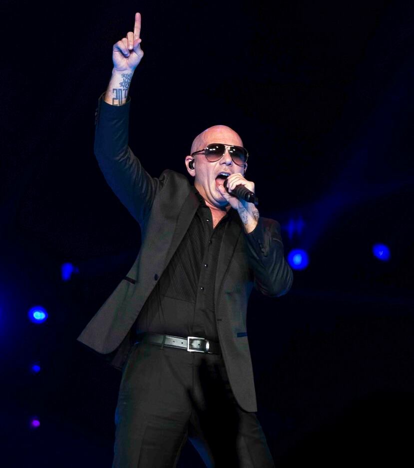 En esta foto del 30 de junio del 2017, Pitbull canta en el Madison Square Garden en Nueva York. (AP)
