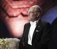 Michael Rosbash, galardonado con el premio en medicina 2017, durante su discurso en la gala del Nobel en el ayuntamiento de Estocolmo, Suecia. (Fredrik Sandberg / TT News Agency via AP)