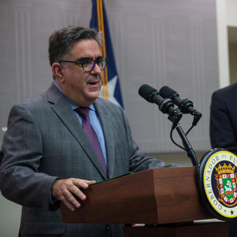 El exsecretario del DRNA, Rafael Machargo, y el gobernador Pedro Pierluisi.