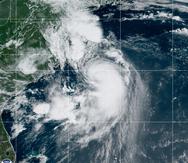 Imagen satelital del huracán Henri al mediodía del sábado, 21 de agosto de 2021.