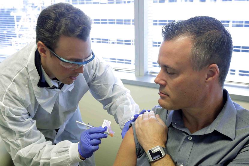 Estados Unidos está probando en humanos una posible vacuna contra el coronavirus. (AP)