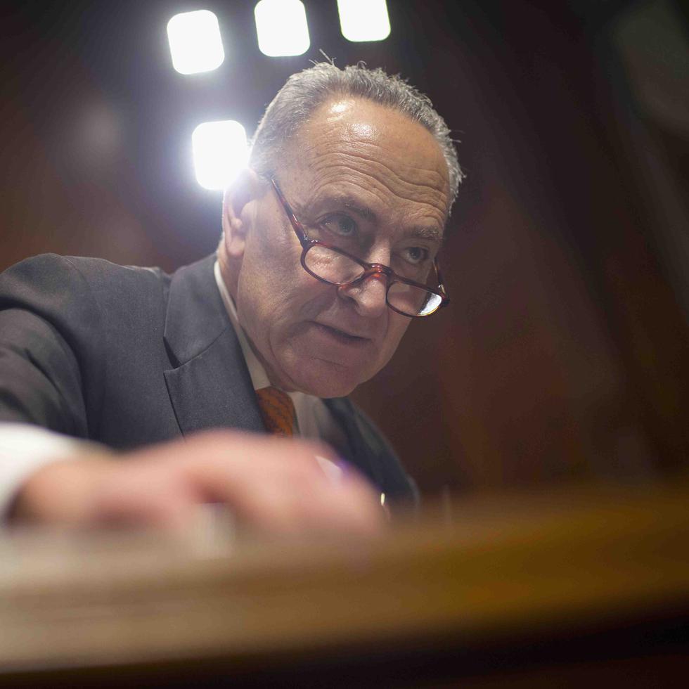 El líder de la mayoría demócrata del Senado, Charles Schumer (Nueva York), intentó hoy que la minoría republicana diera consentimiento unánime para votar sobre una moción que eleve el techo de la deuda federal hasta diciembre de 2022.