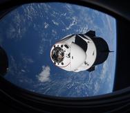 La cápsula Crew Dragon de SpaceX se acerca a la Estación Espacial Internacional, el 24 de abril de 2021.