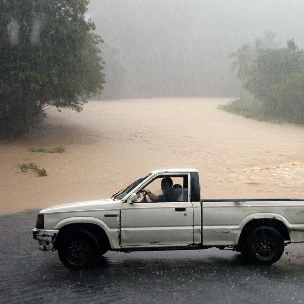 El SNM emitió una advertencia de inundaciones urbanas y de riachuelos para los pueblos de Barranquitas, Cayey, Aibonito, Cidra, Coamo y Comerio hasta las 3:00 p.m. del viernes.