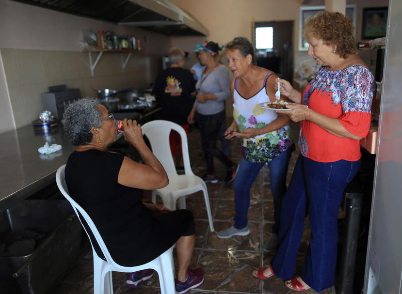 En el comedor de Arecma, en el barrio Mariana, en Humacao, han servido un promedio de cerca de 150 platos  de comida diarios.