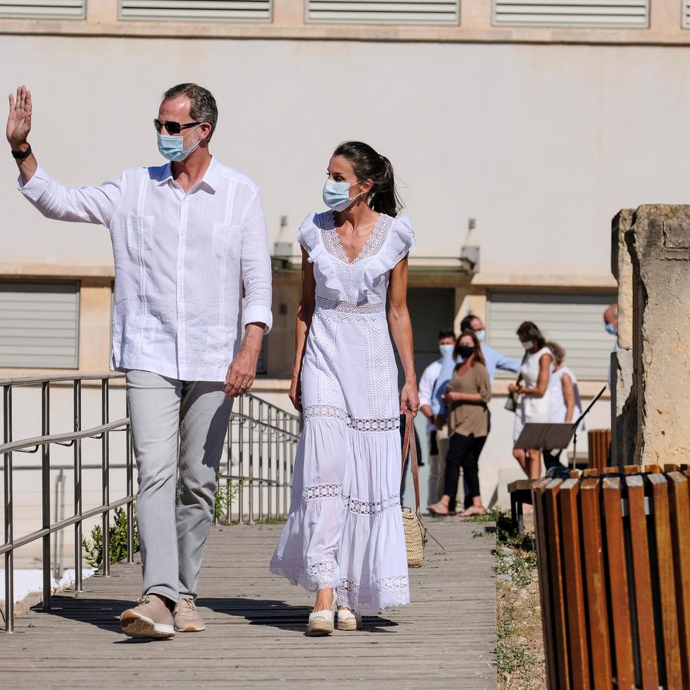 Los reyes tomaron la visita a Palma de Mallorca como una continuación de su agenda de trabajo y una prolongación de la gira realizada para infundir ánimo a instituciones y colectivos afecrados por la pandemia. (Foto: EFE)